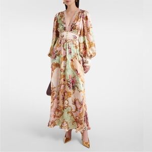 Camilla Shaped Waistband Dress With Gathered Sleeves
Queens Quarters 100%silk